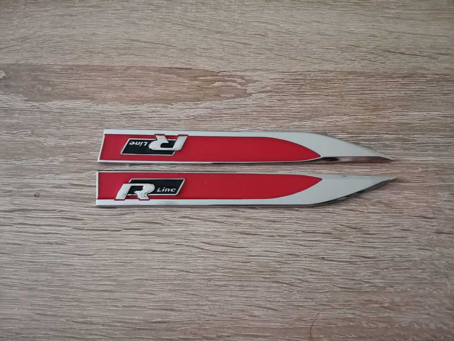 червена емблема за калник Volkswagen R Line