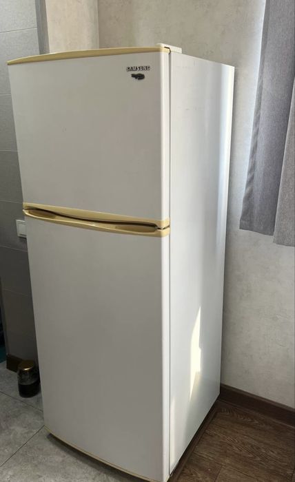 Холодильник Samsung