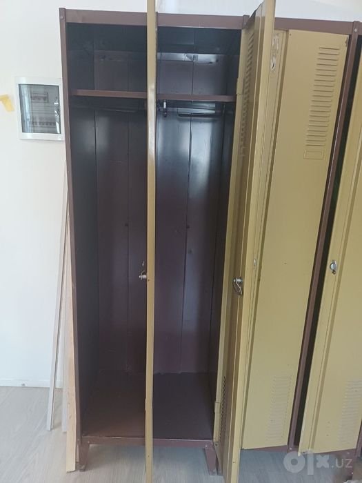 Металлический  шкаф для раздевалок