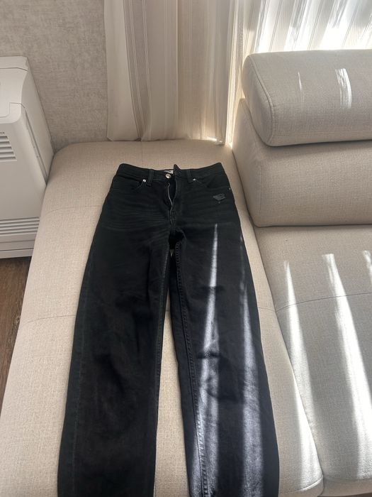 Дамски дънки на bershka