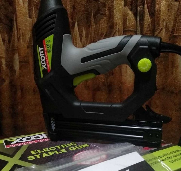 Электро пистолет монтажный строительный(скобочно-гвоздевой степлер)