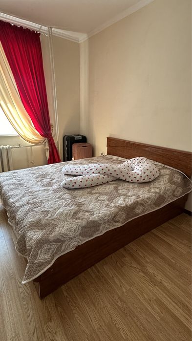 Продается спальный гарнитур