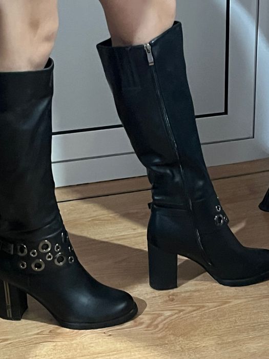 Дамски черни високи ботуши с ток MatStar