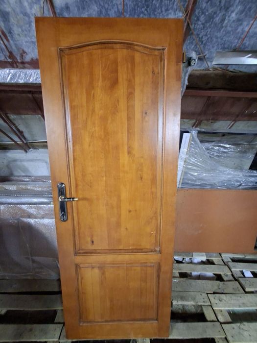 Вътрешни врати от масив