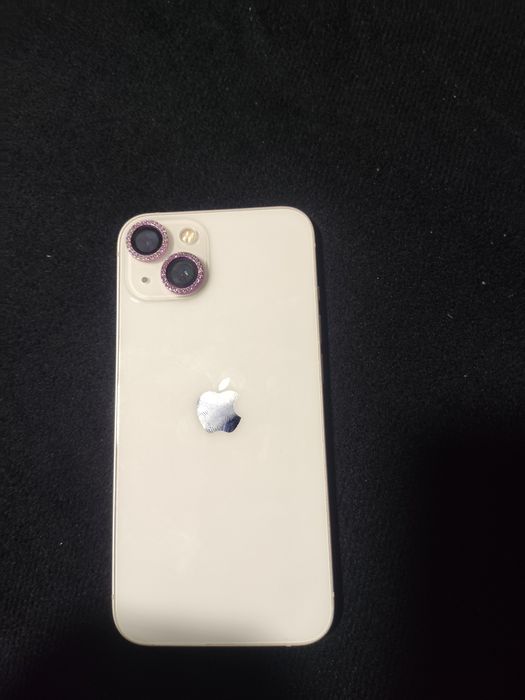 iPhone 13  este aproape că nou