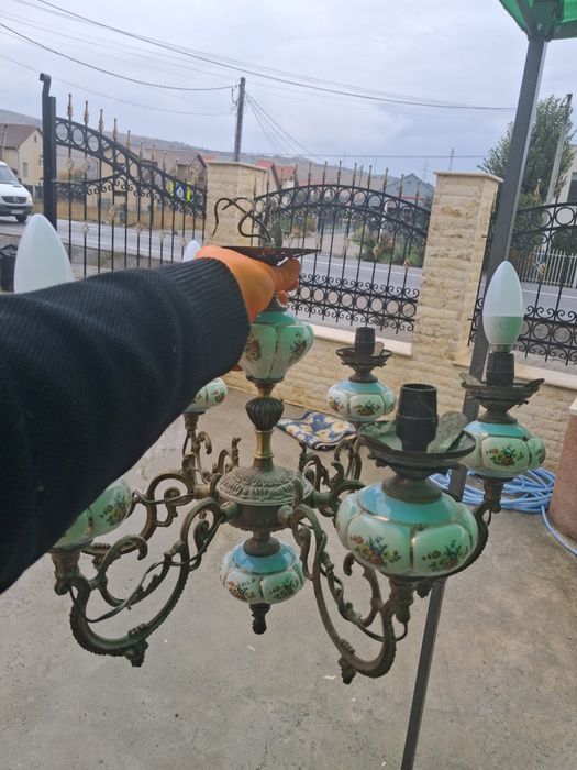 Candelabru de porțelan 200 lei
