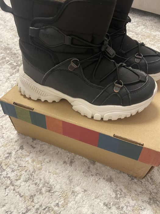 Продам детские сапоги