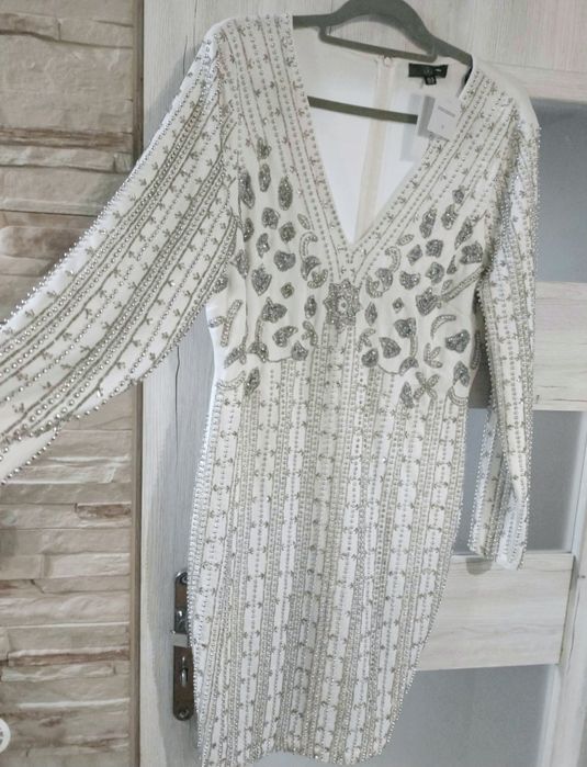 Rochie elegantă nouă, cu etichetă