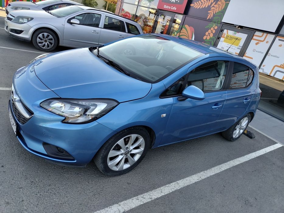 Vând Opel CORSA F