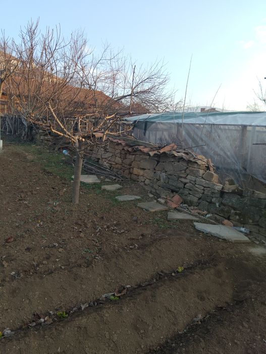 Продавам Камани за зид