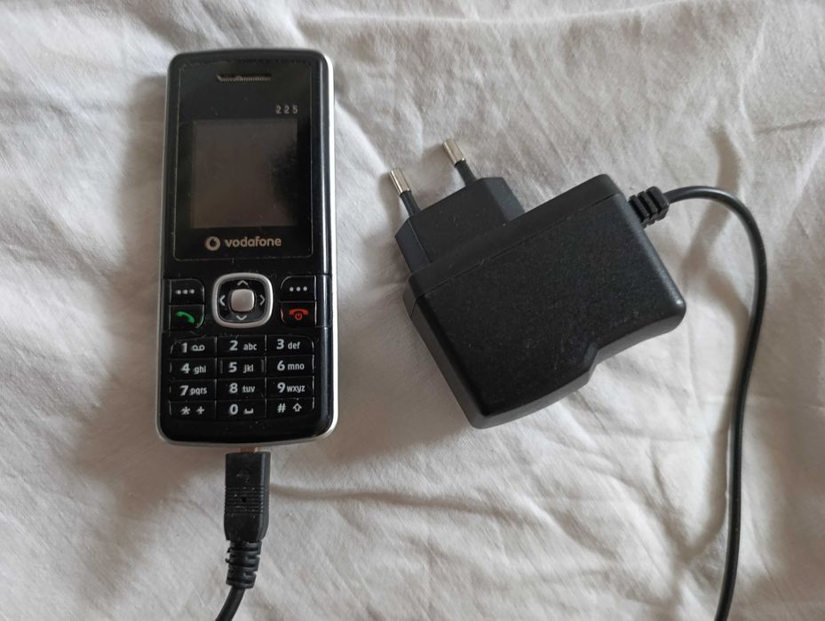 Ретро телефон Vodafone+ зарядно