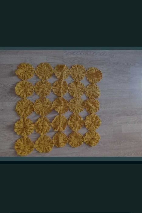 Față de masă croșetată manual