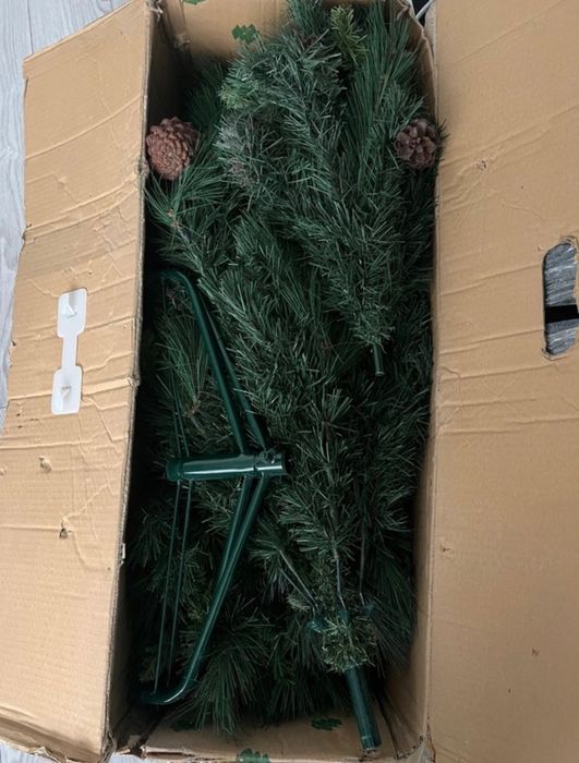 Brad artificial cu conuri 180 cm