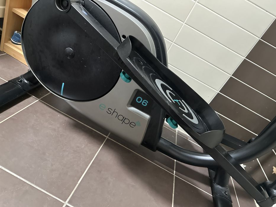 Bicicleta eliptica foarte putin utilizata