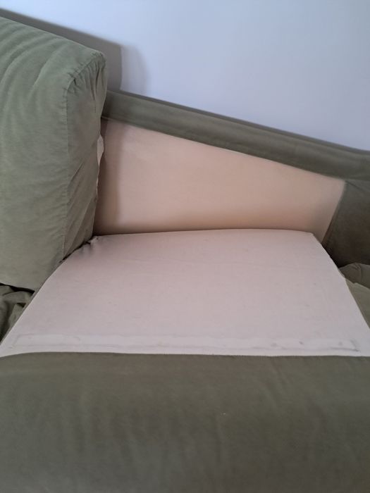 Диван със сваляща се дамаска