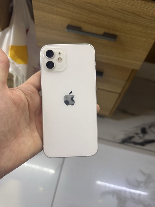 Iphone 12 srochna sotiladi.