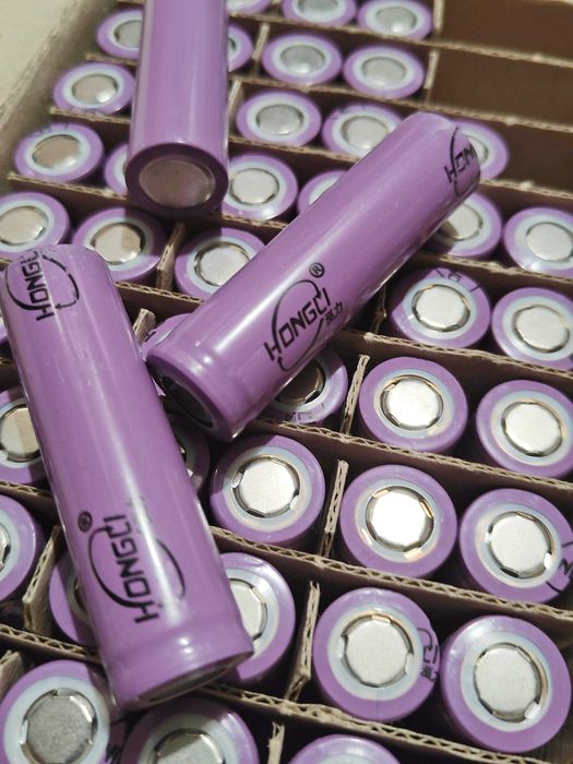 Аккумуляторы 18650 на 1300 мАч.