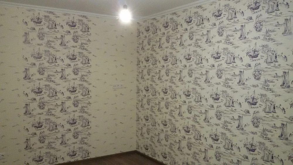 Поклейка обоев и галтель