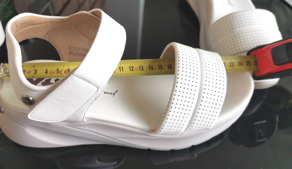 Нови дамски сандали 38, 39 номер