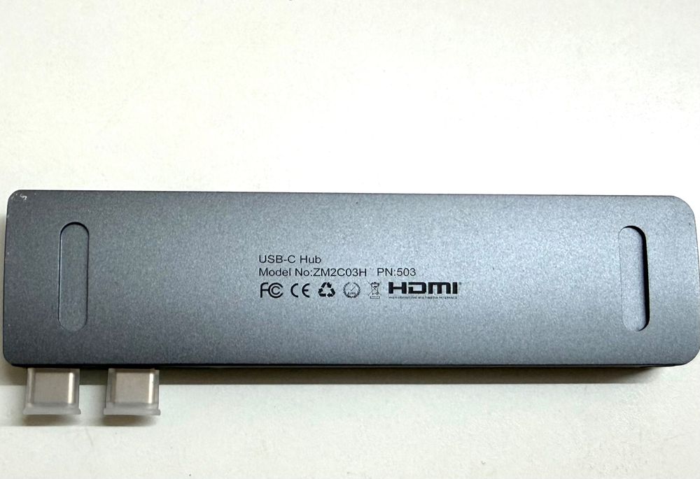 USB C Адаптер Хъб 8 в 1 HDMI 4K SD/ TF Карта MacBook