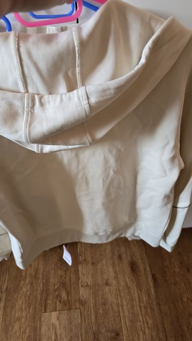 Новый брендовый костюм.