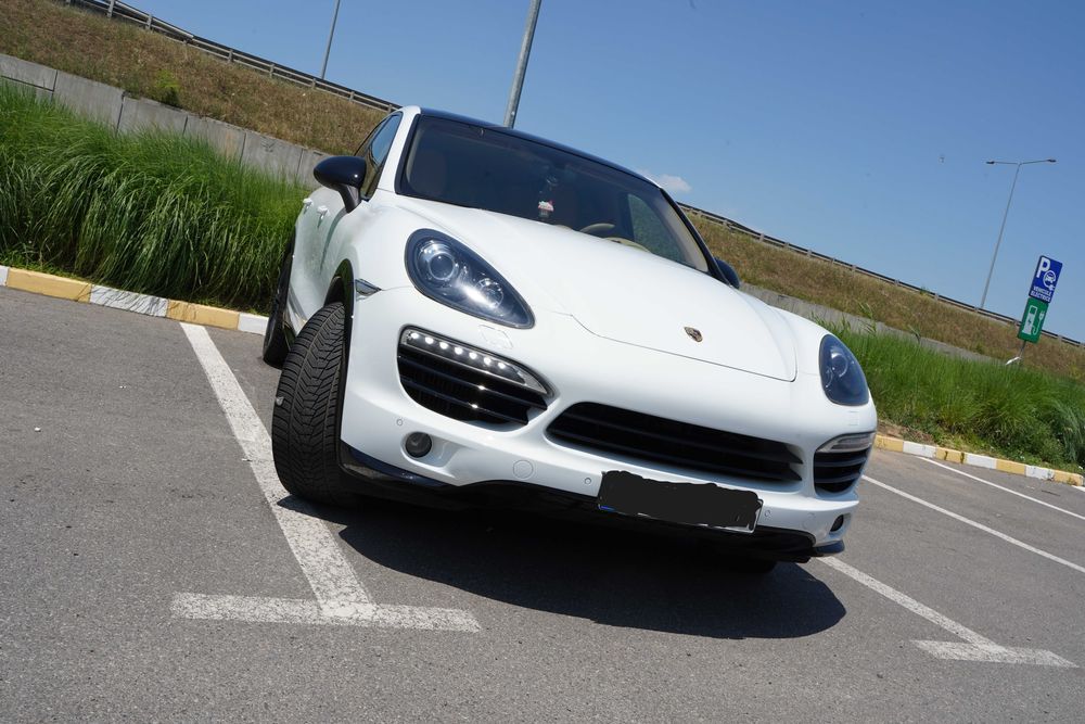 PORSCHE Cayenne 2012