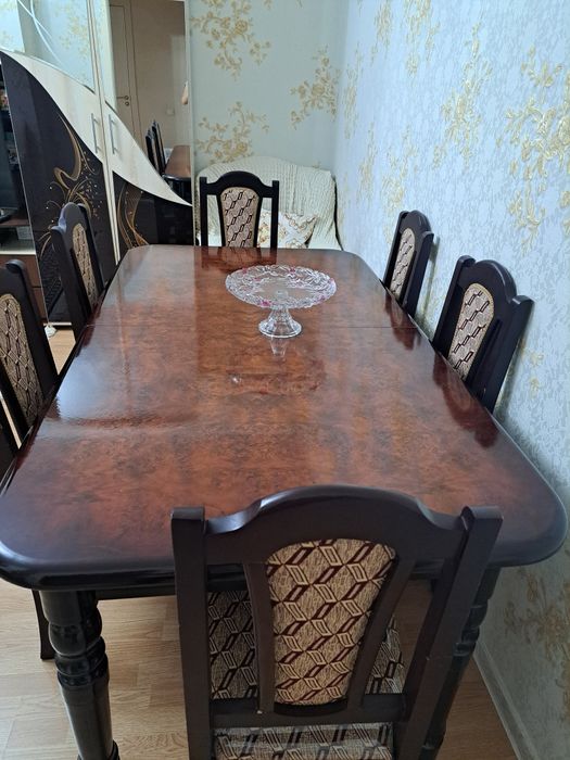 Продам стол и стулья