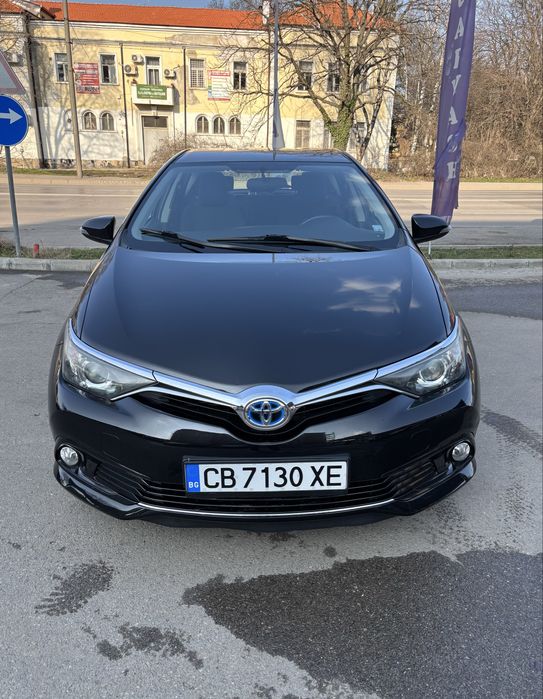 Toyota Auris 1.8/ Hybrid/ E-CVT/ 136 к.с