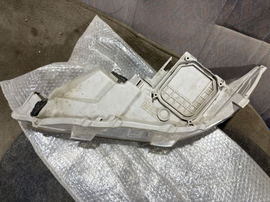 Правая фара камри 45