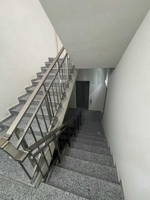 Продава се Тристаен апартамент в Разград, Център - 91 кв.м за 18 €/кв.м - Снимка #1