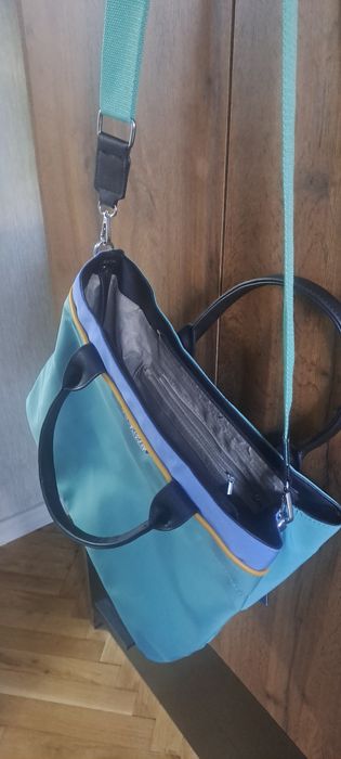 Чанта,в 2 цвята удобна и през рамо