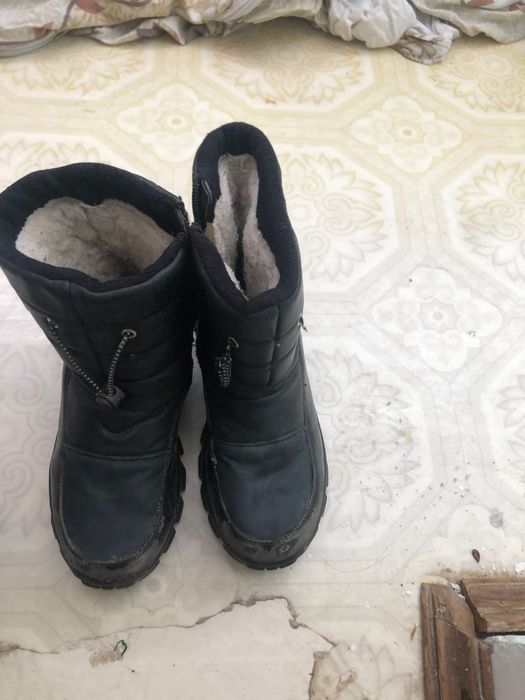 Продам детские зимние сапоги