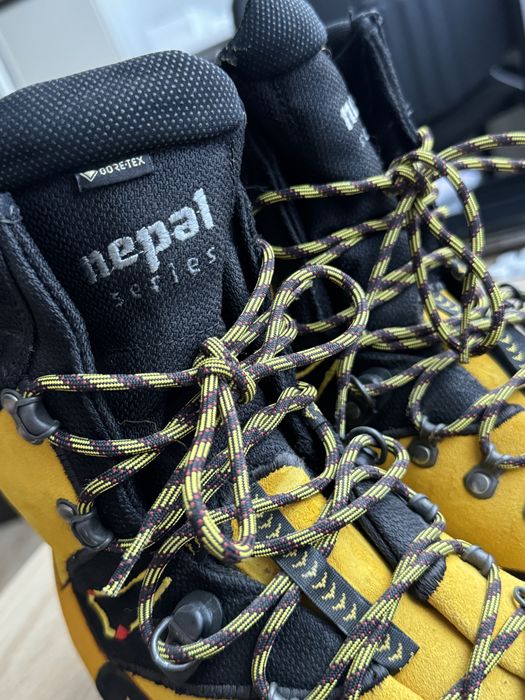 Bocanci 43 La Sportiva Nepal Cube GTX