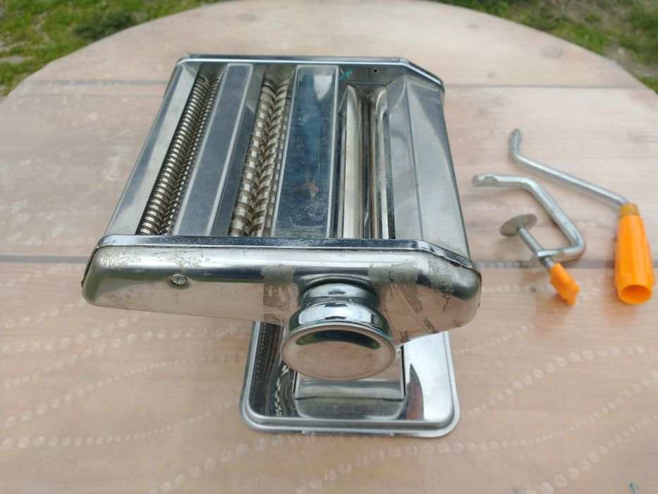 Masina de facut taitei/paste