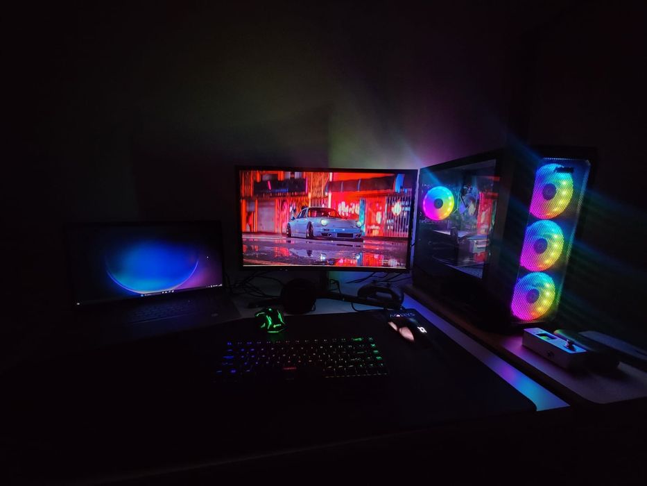 PC  gaming 

Memorie ram 8gb ddr3

1 ssd Kings