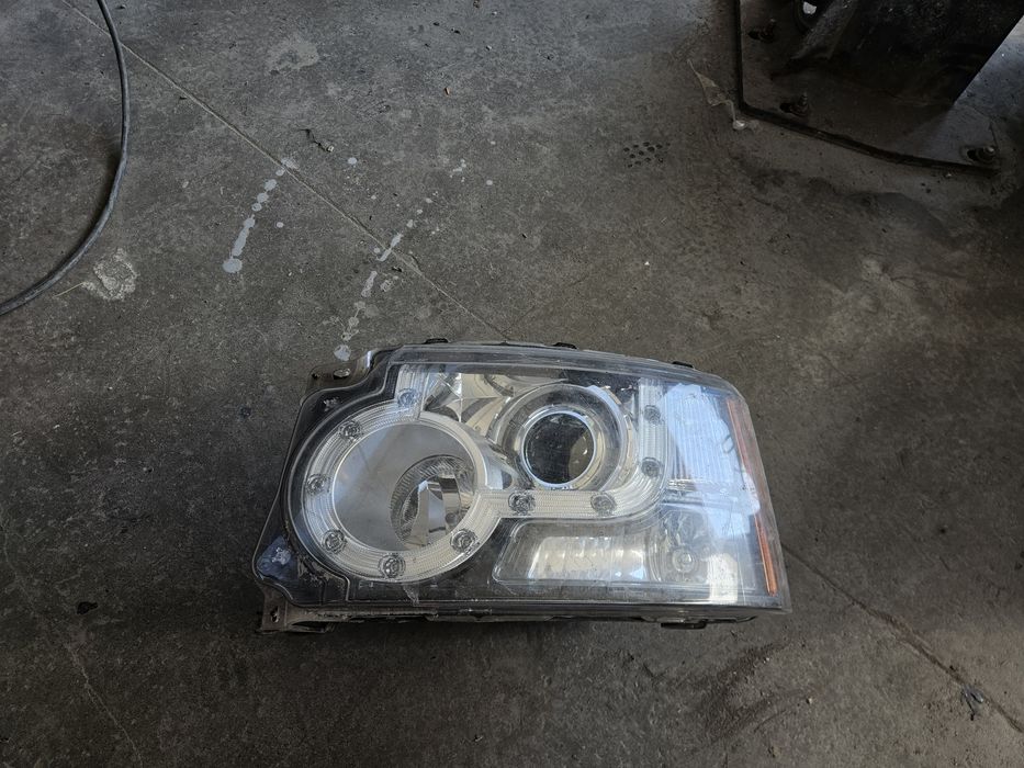 Ксенонов фар за Land rover Discovery 4