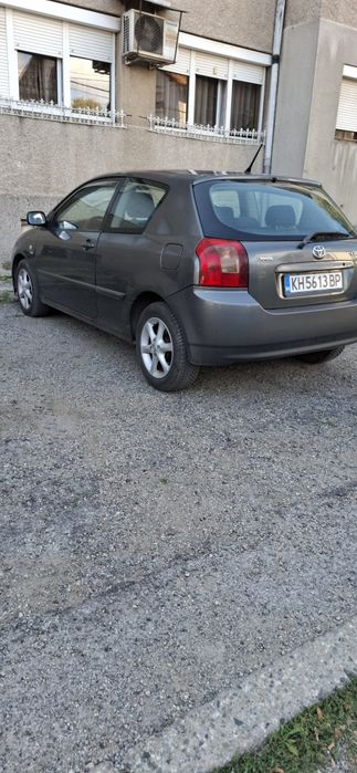 Продавам Toyota Corolla