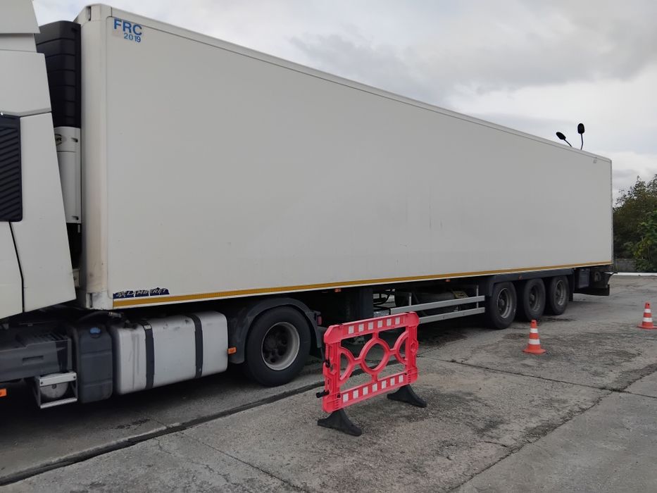 Vând ansamblu frigorific