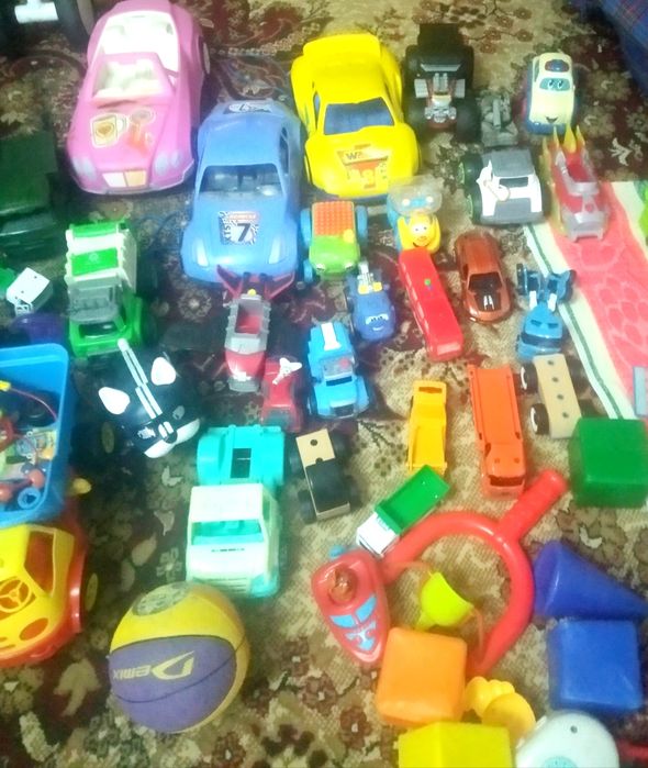 Игрушка машины продается! Игрушка детская машина киндер! Tayyor biznes