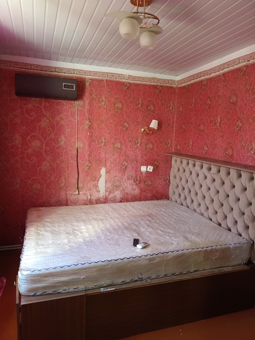 Metroga 50 metr derevyashka 2 hona ijaraga beriladi