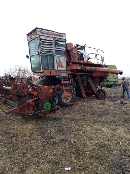 Комбайн Енисей-1200