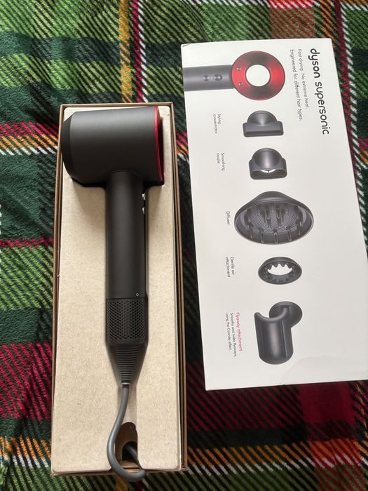 Uscator de par Dyson HD07