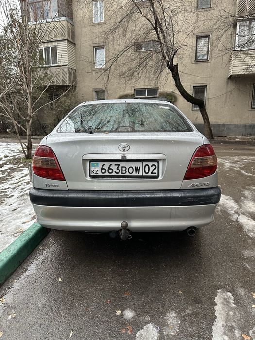 Тоета авенсис 2002 г