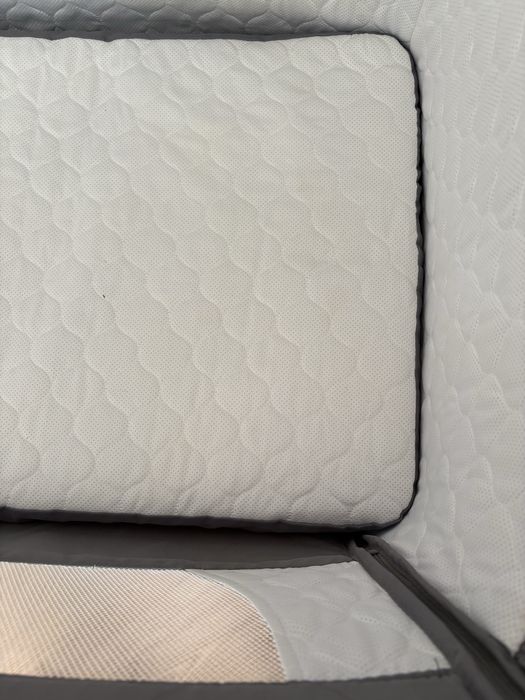 Продам приставную кроватку