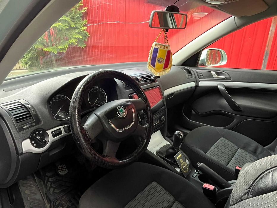 SKODA Octavia 2010 — imagine 5