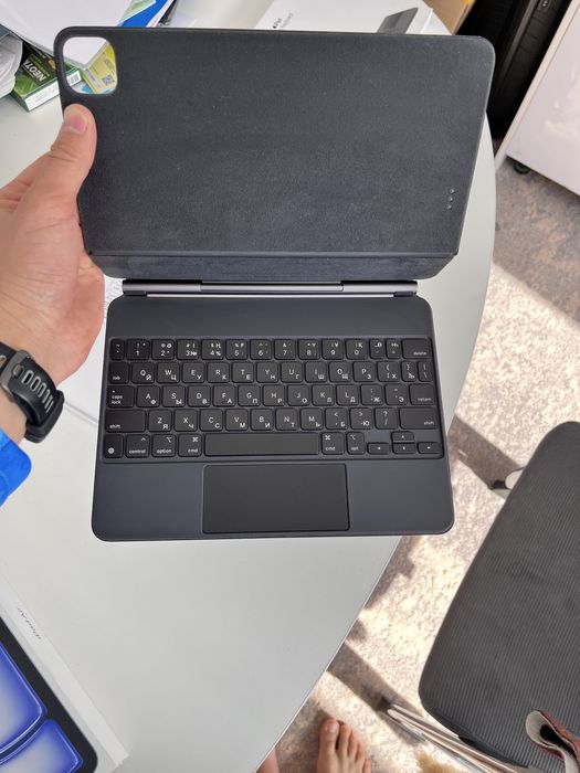 Продаётся iPad Air + Клавиатура
