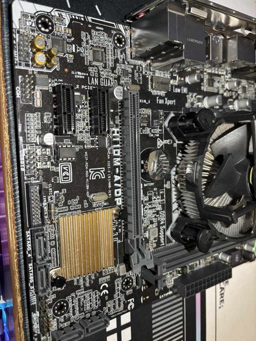 Kit Gaming Intel Core i5 7600, Placa de baza H110M-A/DP