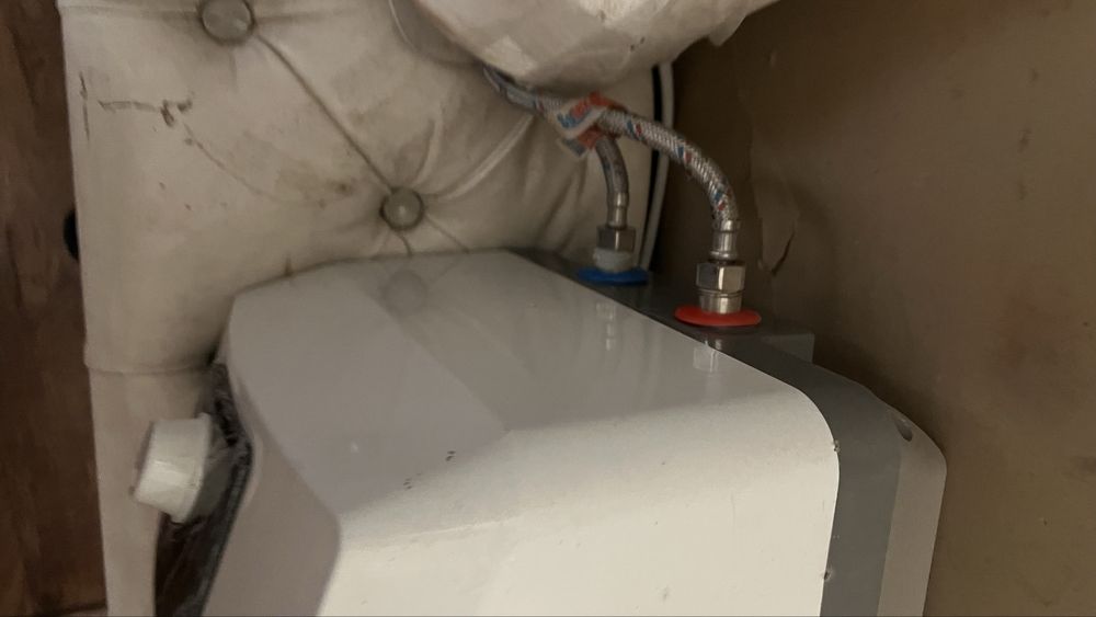 Продаеься аристон, нагреватель воды
