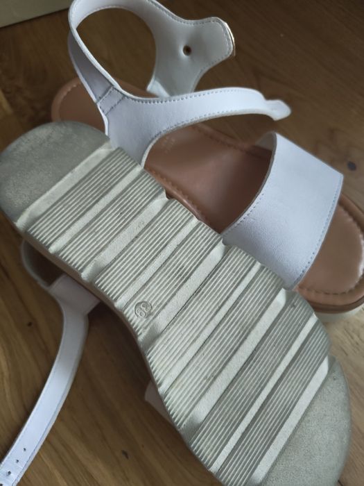 Sandale de piele