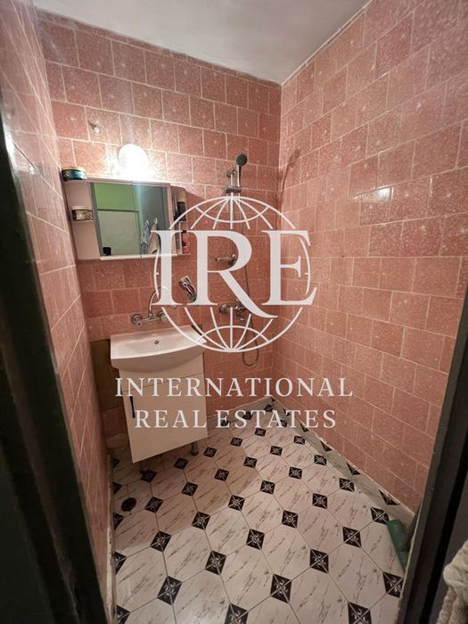 Продава се Тристаен апартамент в Варна, Цветен квартал - 63 кв.м за 1214 €/кв.м - Снимка #8